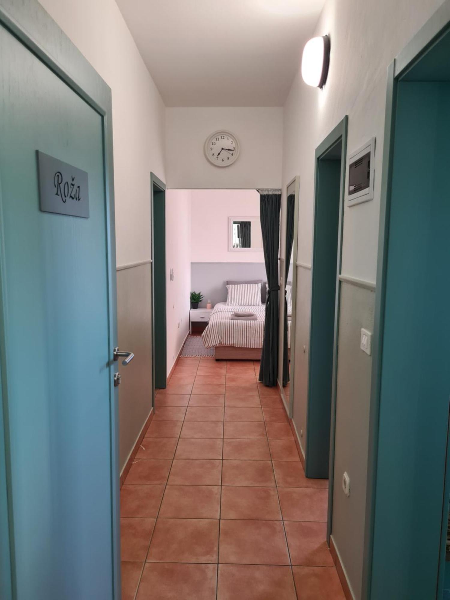 Apartment & Rooms Roza 페로이 객실 사진